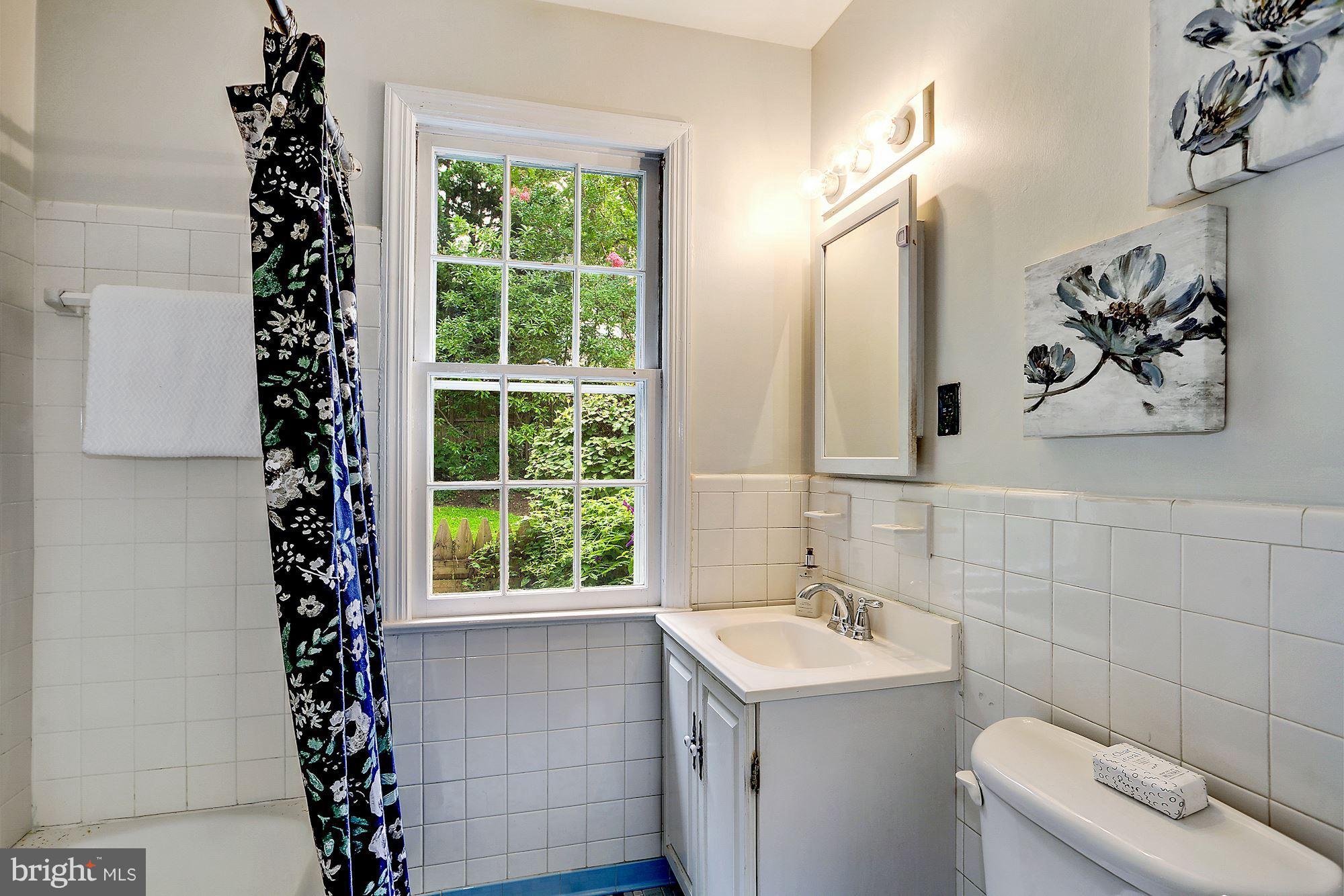 4525 Jamestown Road Bethesda, MD 20816 - Photo 14 of 20 Full Bath