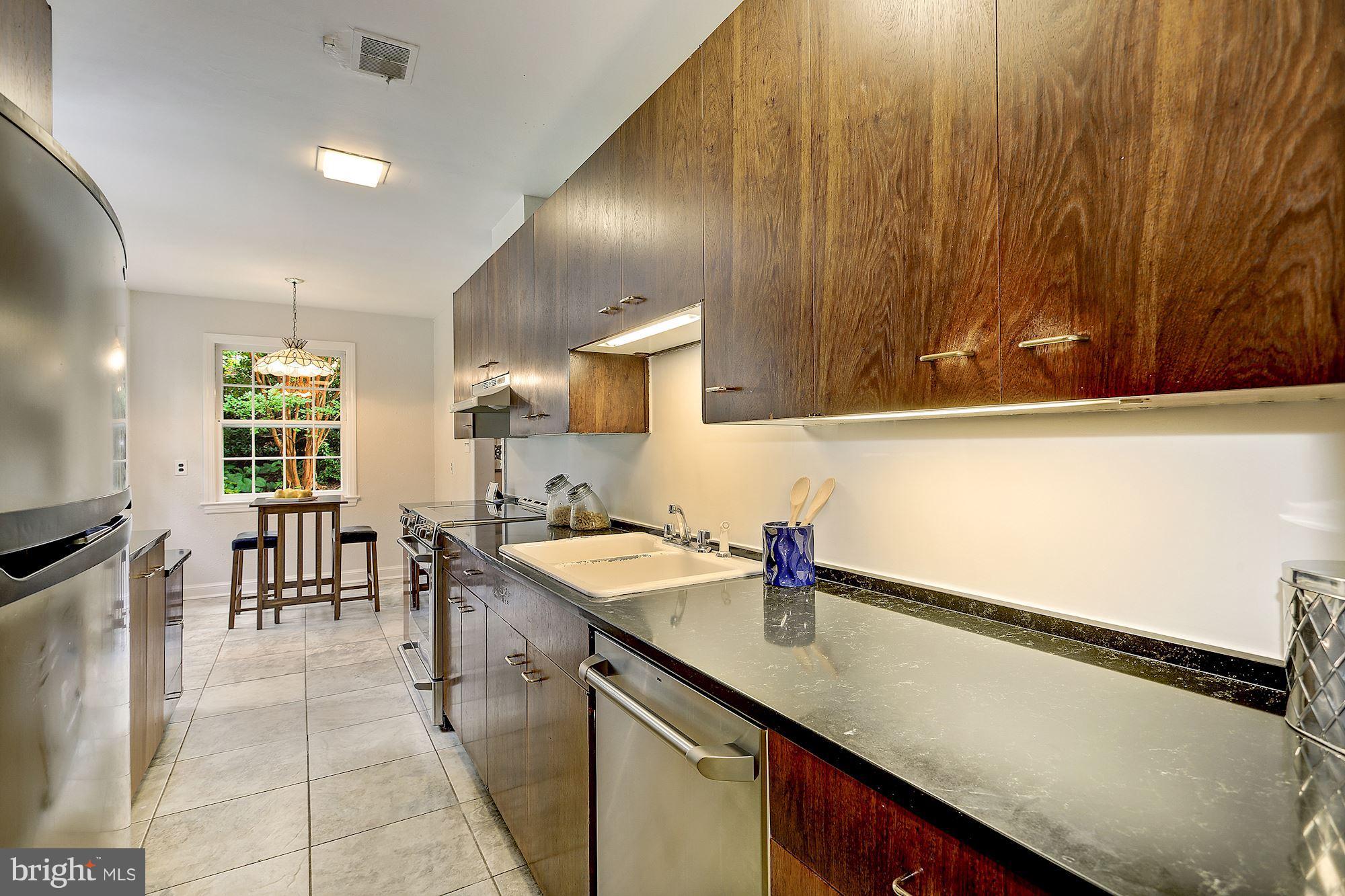 4525 Jamestown Road Bethesda, MD 20816 - Photo 8 of 20 Kitchen