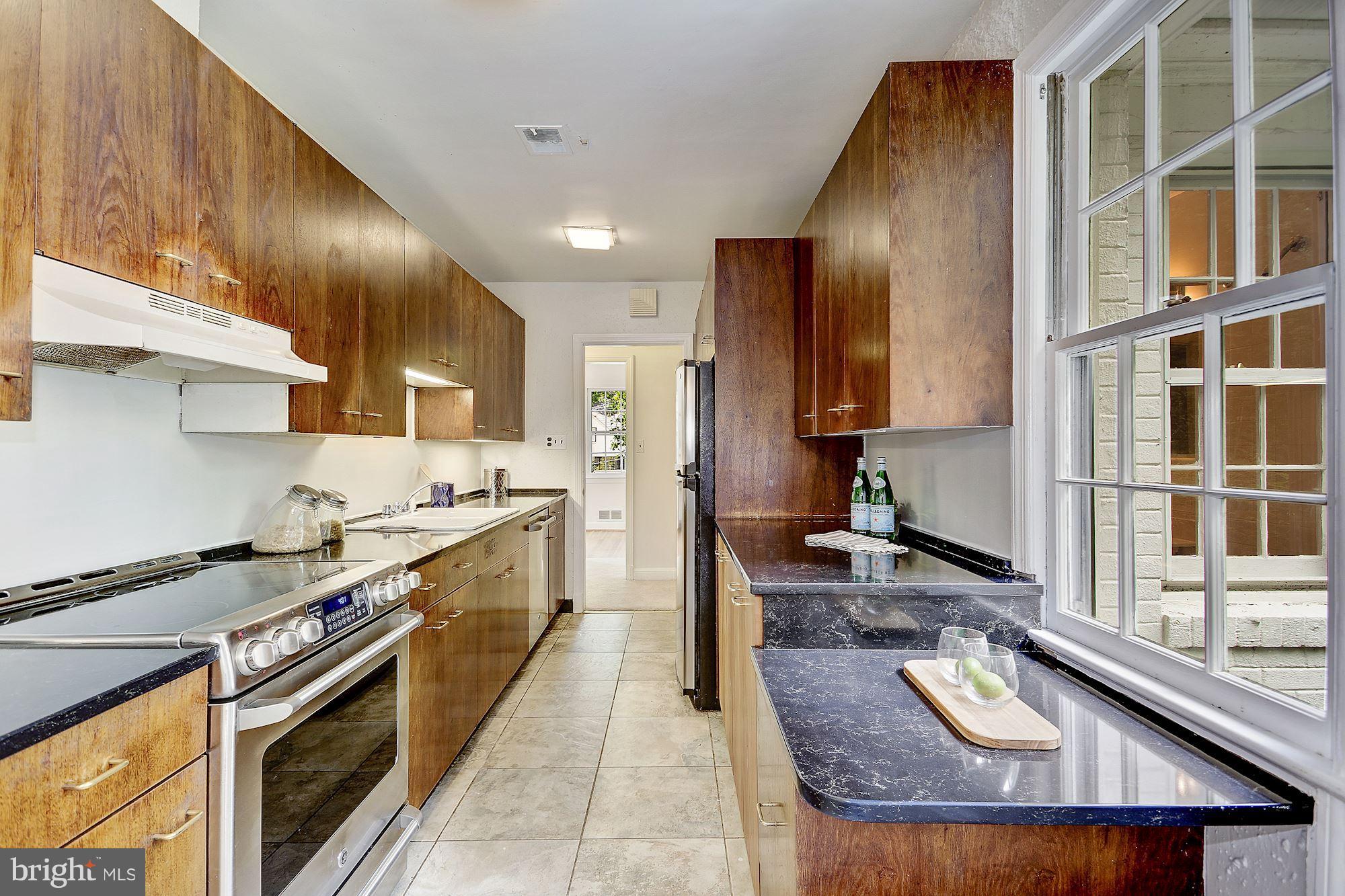 4525 Jamestown Road Bethesda, MD 20816 - Photo 9 of 20 Kitchen