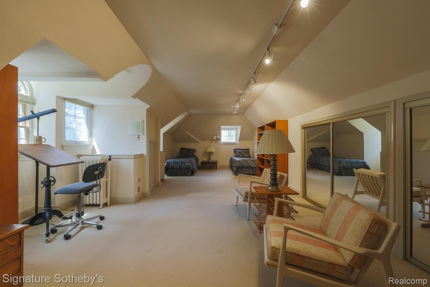 37 Beverly Road Grosse Pointe, MI 48236 - Photo 44 of 64 Cool 3rd floor space!