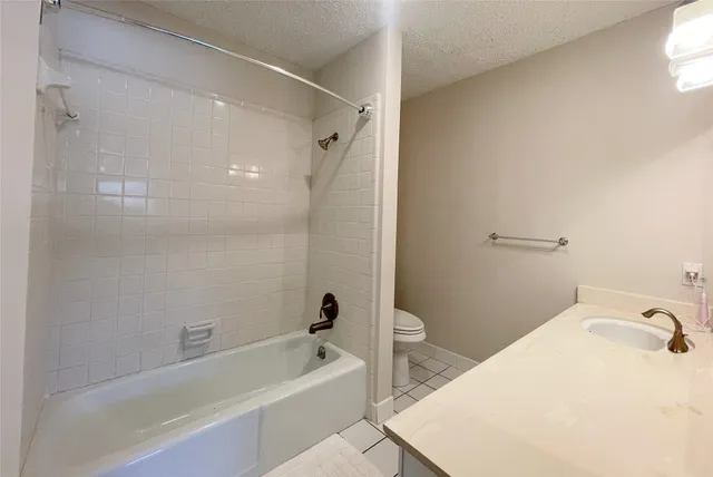 $1,950 | 443 North Post Oak Lane, Unit 443, Houston, TX 77024