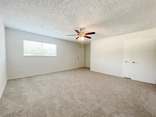 $1,950 | 443 North Post Oak Lane, Unit 443, Houston, TX 77024