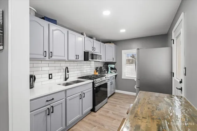 $265,000 | 268 North Gifford Street, Elgin, IL 60120