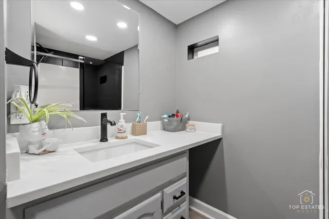 $265,000 | 268 North Gifford Street, Elgin, IL 60120