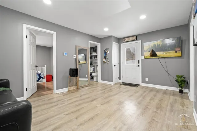 $265,000 | 268 North Gifford Street, Elgin, IL 60120