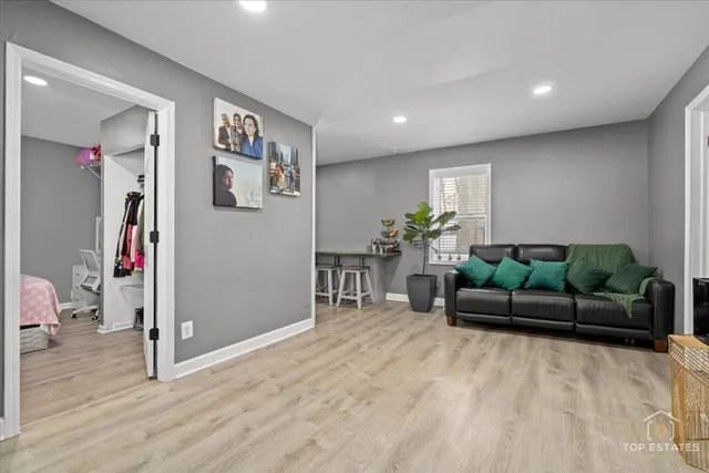 $265,000 | 268 North Gifford Street, Elgin, IL 60120