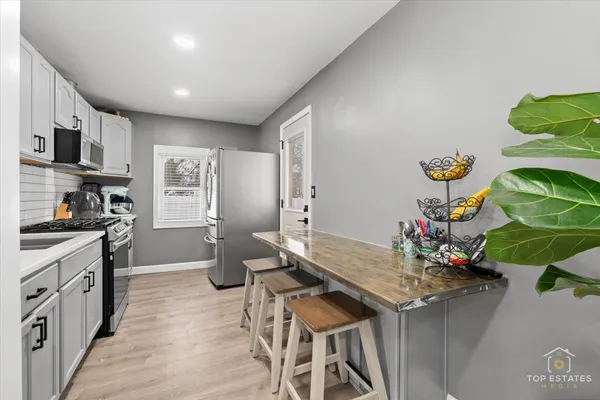 $259,900 | 268 North Gifford Street, Elgin, IL 60120