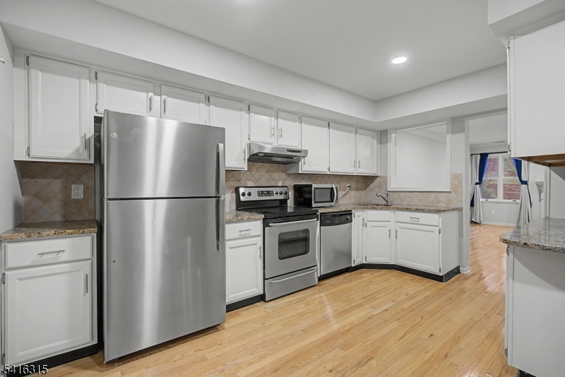 6 Exeter Road Bedminster, NJ 07921 - Photo 1 of 17