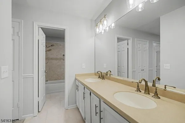 $3,250 | 6 Exeter Road, Bedminster, NJ 07921