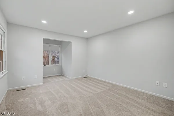 $3,250 | 6 Exeter Road, Bedminster, NJ 07921