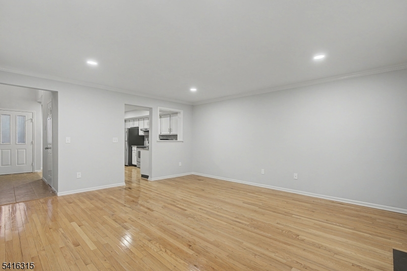 6 Exeter Road Bedminster, NJ 07921 - Photo 5 of 17