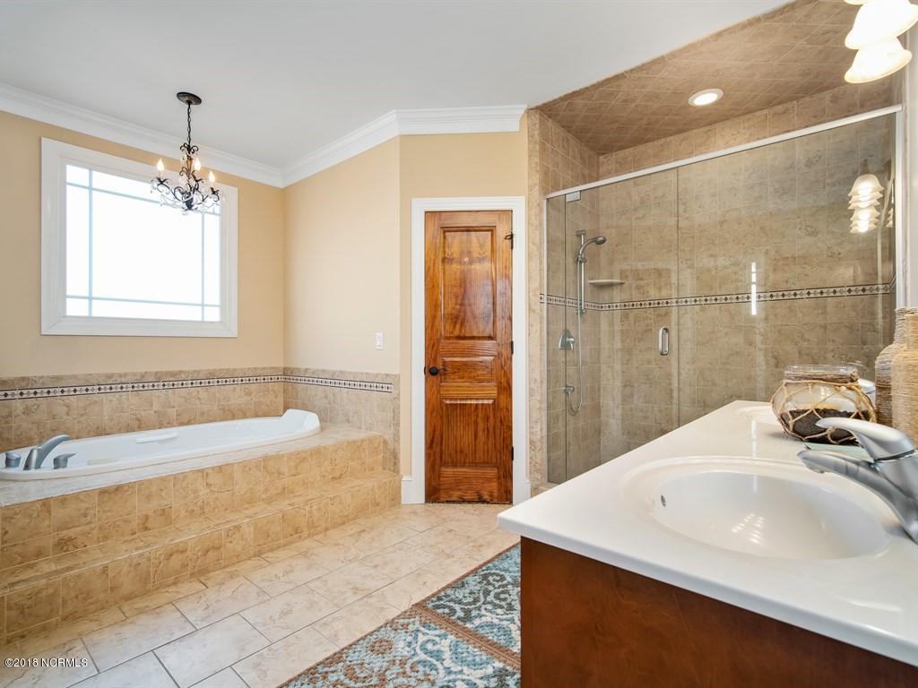 780 Prescott Road New Bern, NC 28560 - Photo 25 of 48 Master Bath