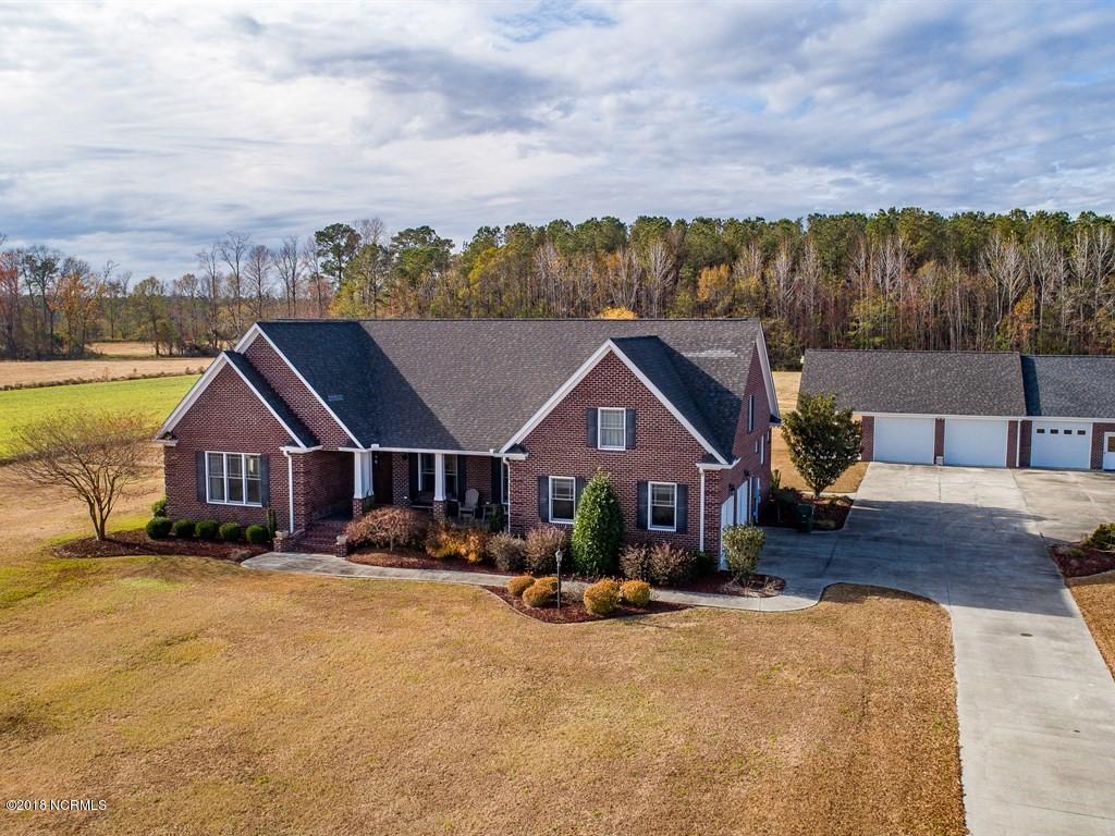 780 Prescott Road New Bern, NC 28560 - Photo 3 of 48 Plenty of Breathing Room