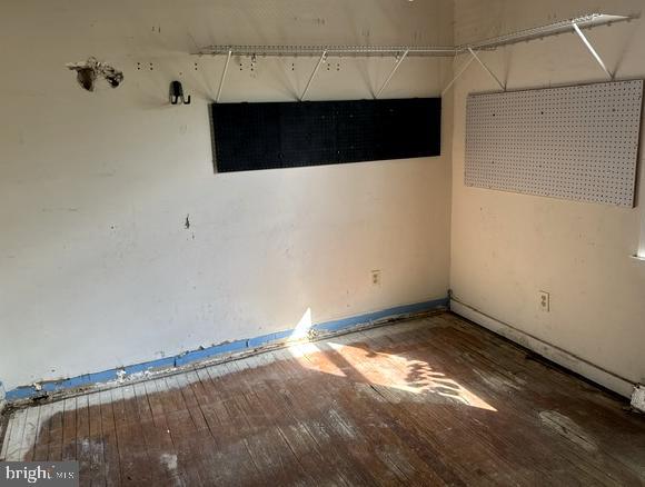 6 Parkwood Road Baltimore, MD 21222 - Photo 15 of 30 a view of a garage