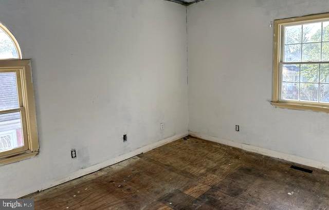 6 Parkwood Road Baltimore, MD 21222 - Photo 4 of 30 an empty room with a window