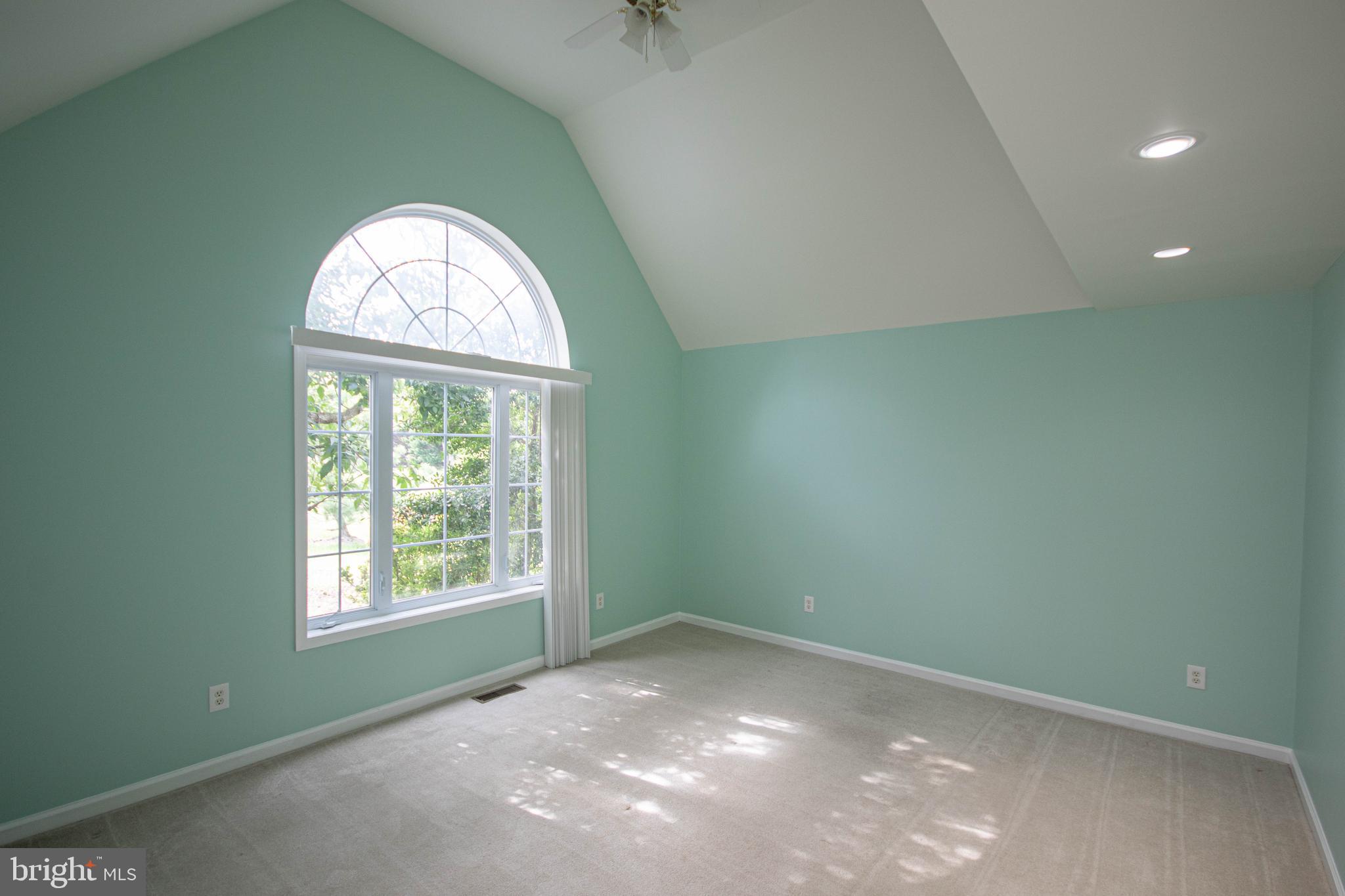 10241 Deal Island Road Deal Island, MD 21821 - Photo 14 of 74 Living room