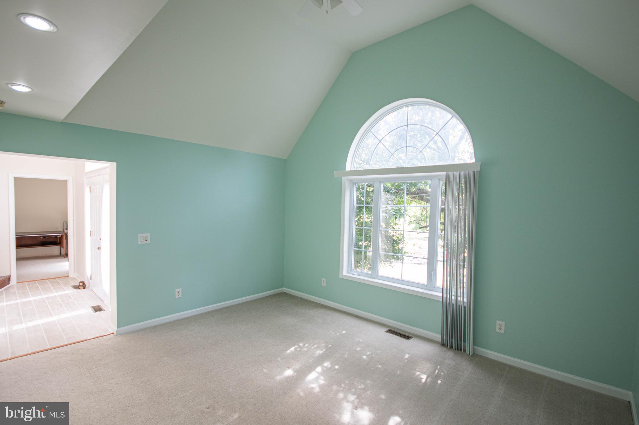 10241 Deal Island Road Deal Island, MD 21821 - Photo 15 of 74 Living room