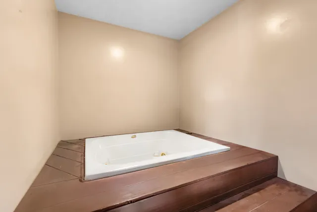 $189,999 | 5008 Valentine Place, Rockford, IL 61108