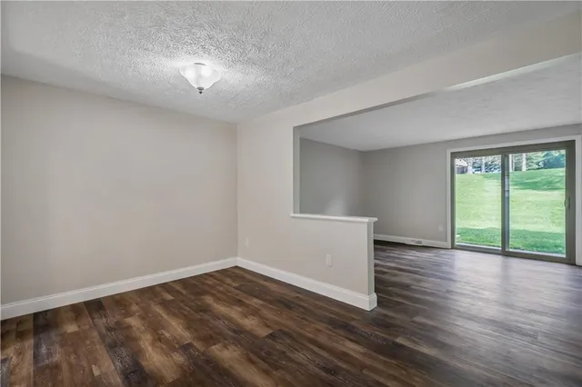 $1,750 | 313 Scott Lane, Venetia, PA 15367