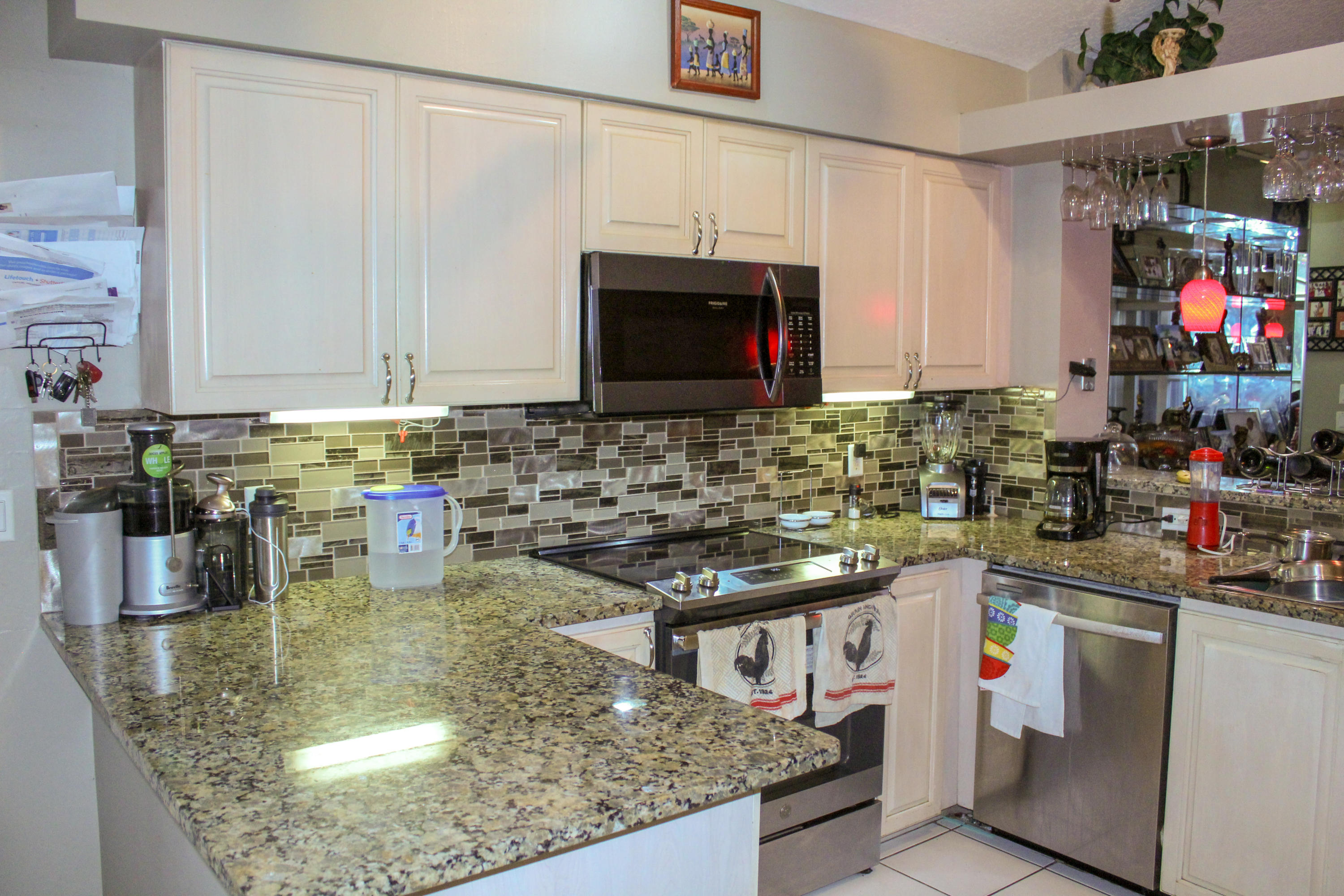 3081 Casa Rio Court Riviera Beach, FL 33418 - Photo 4 of 20 Kitchen