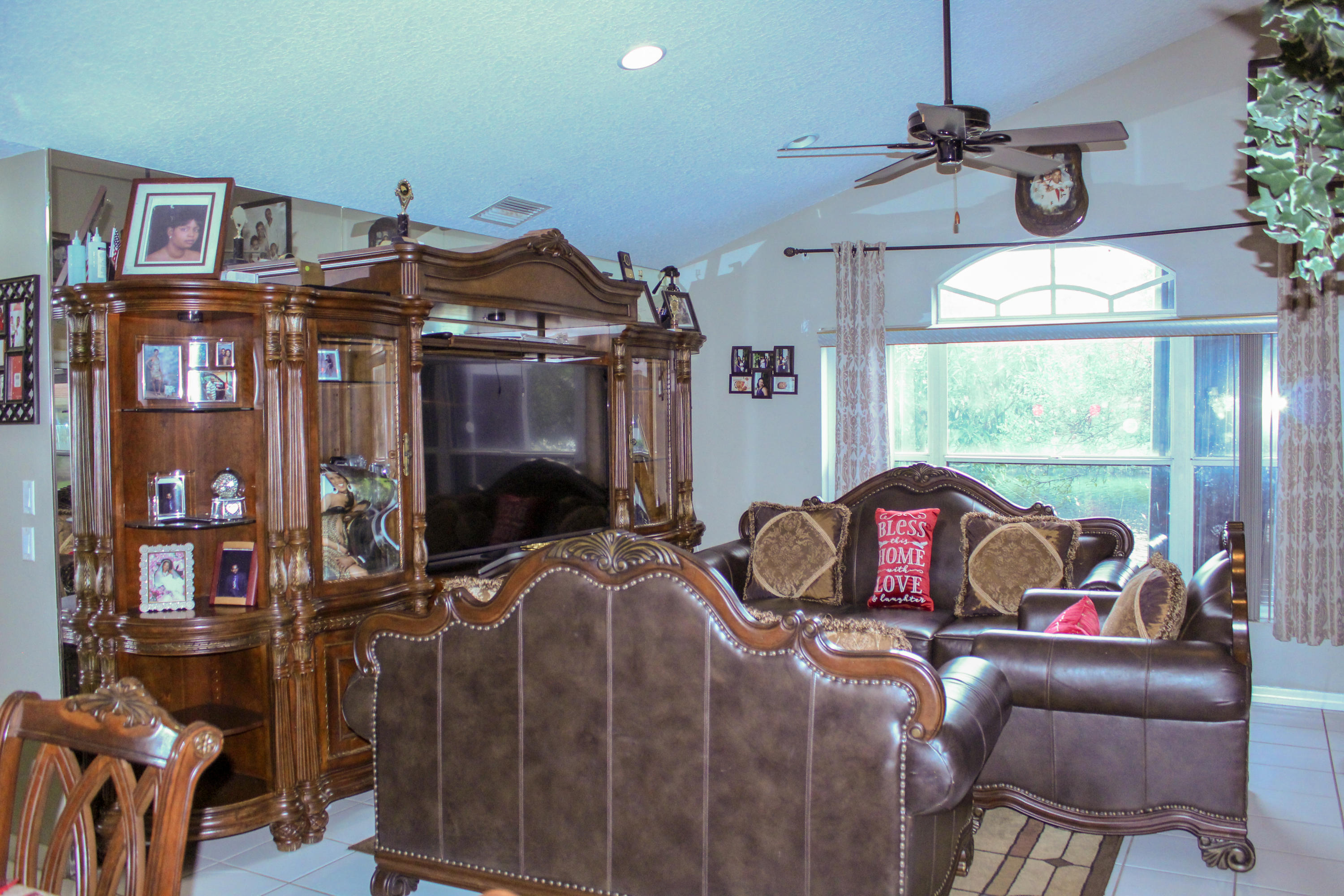 3081 Casa Rio Court Riviera Beach, FL 33418 - Photo 9 of 20 Living Room