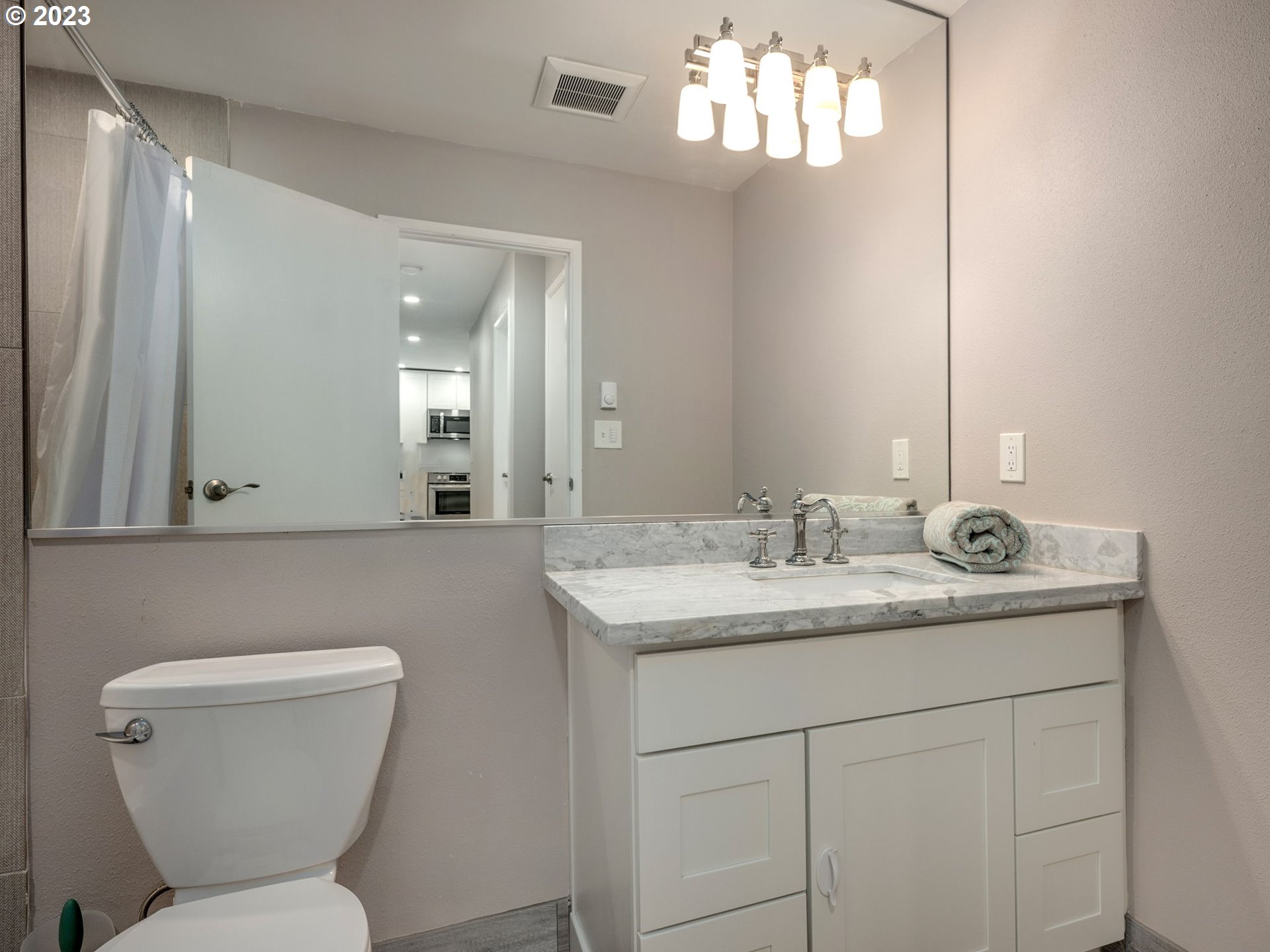 6825 Southwest Capitol Hill Road, Unit 22 Portland, OR 97219 - Photo 17 of 26 Gallery Image 17