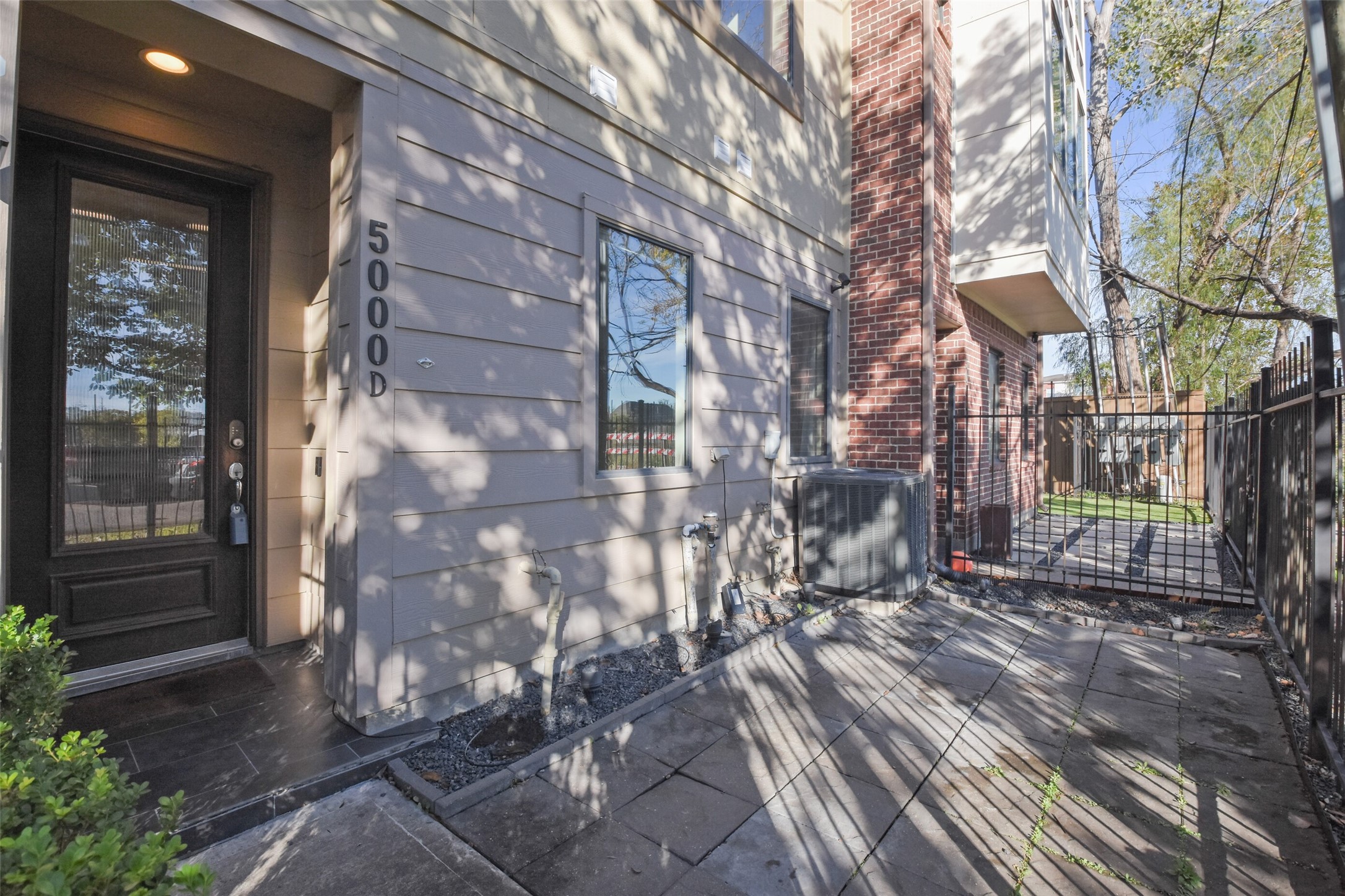 5000 Schuler Street, Unit D Houston, TX 77007 - Photo 3 of 30