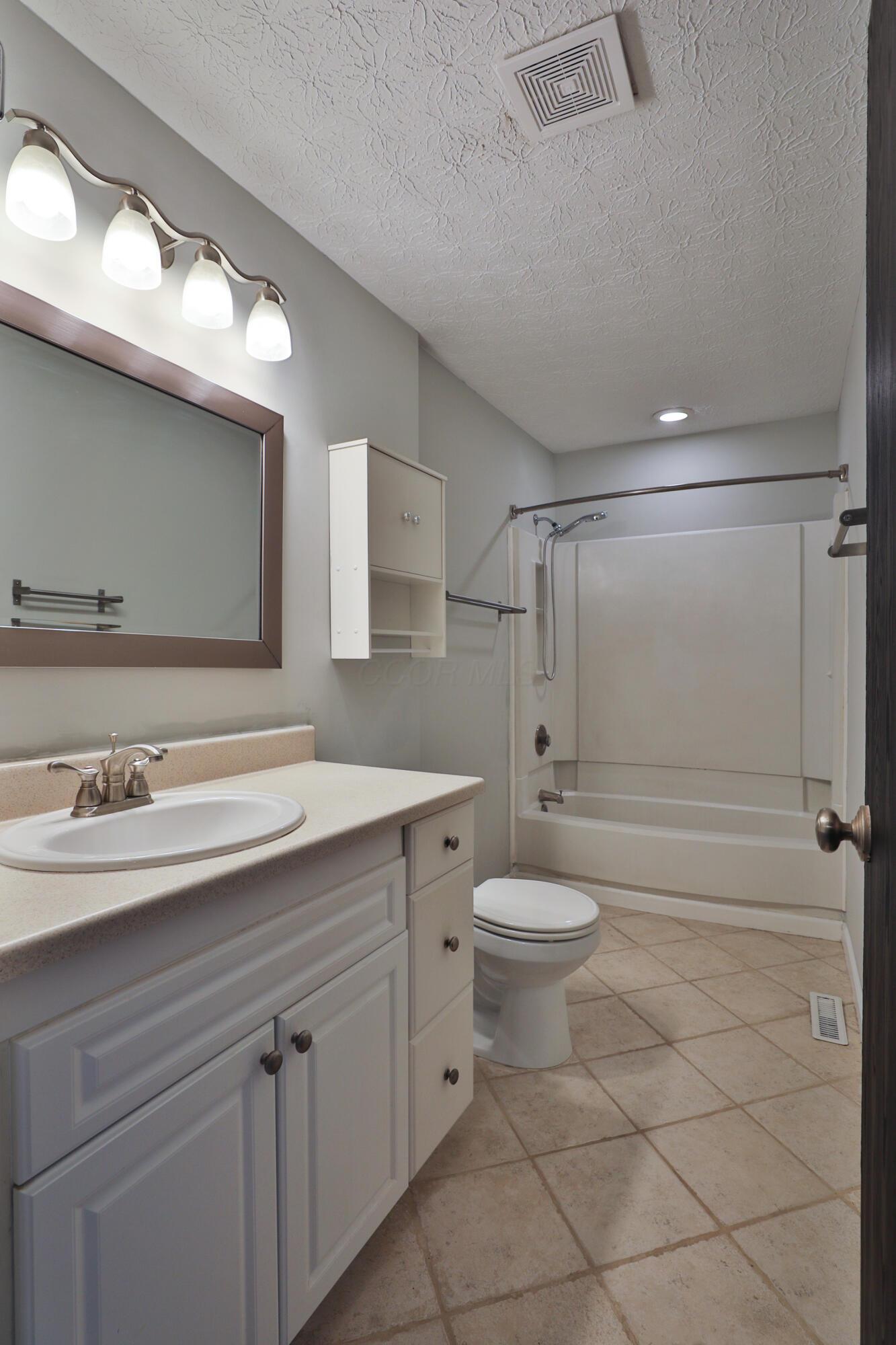 38 Ravine Ridge Drive South Powell, OH 43065 - Photo 25 of 39 38-RavineRidgeS-27
