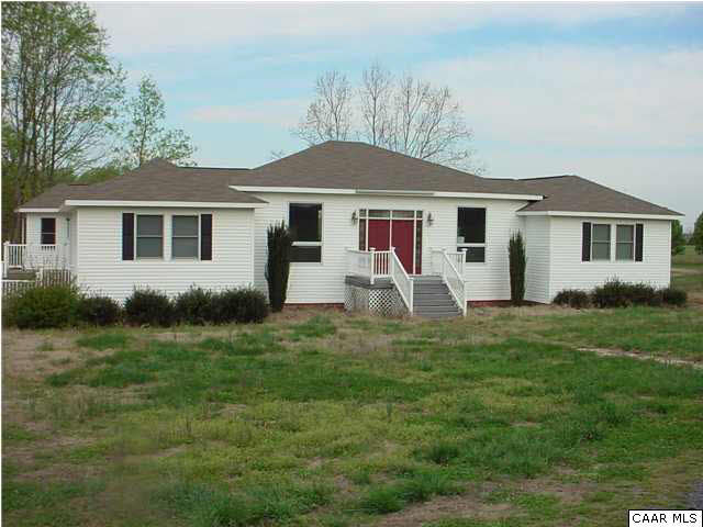 703 Social Hall Road New Canton, VA 23123 - Photo 1 of 13 Front of Home