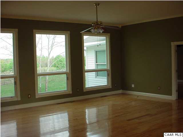 703 Social Hall Road New Canton, VA 23123 - Photo 3 of 13 Living Room