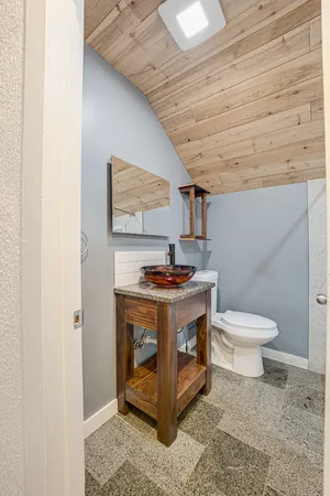 $1,600 | 264 North Jackson Street, Unit 2, Elgin, IL 60123