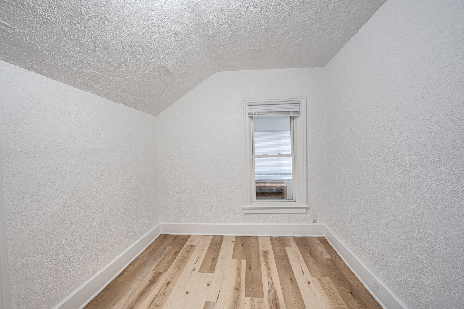 264 North Jackson Street, Unit 2 Elgin, IL 60123 - Photo 8 of 19