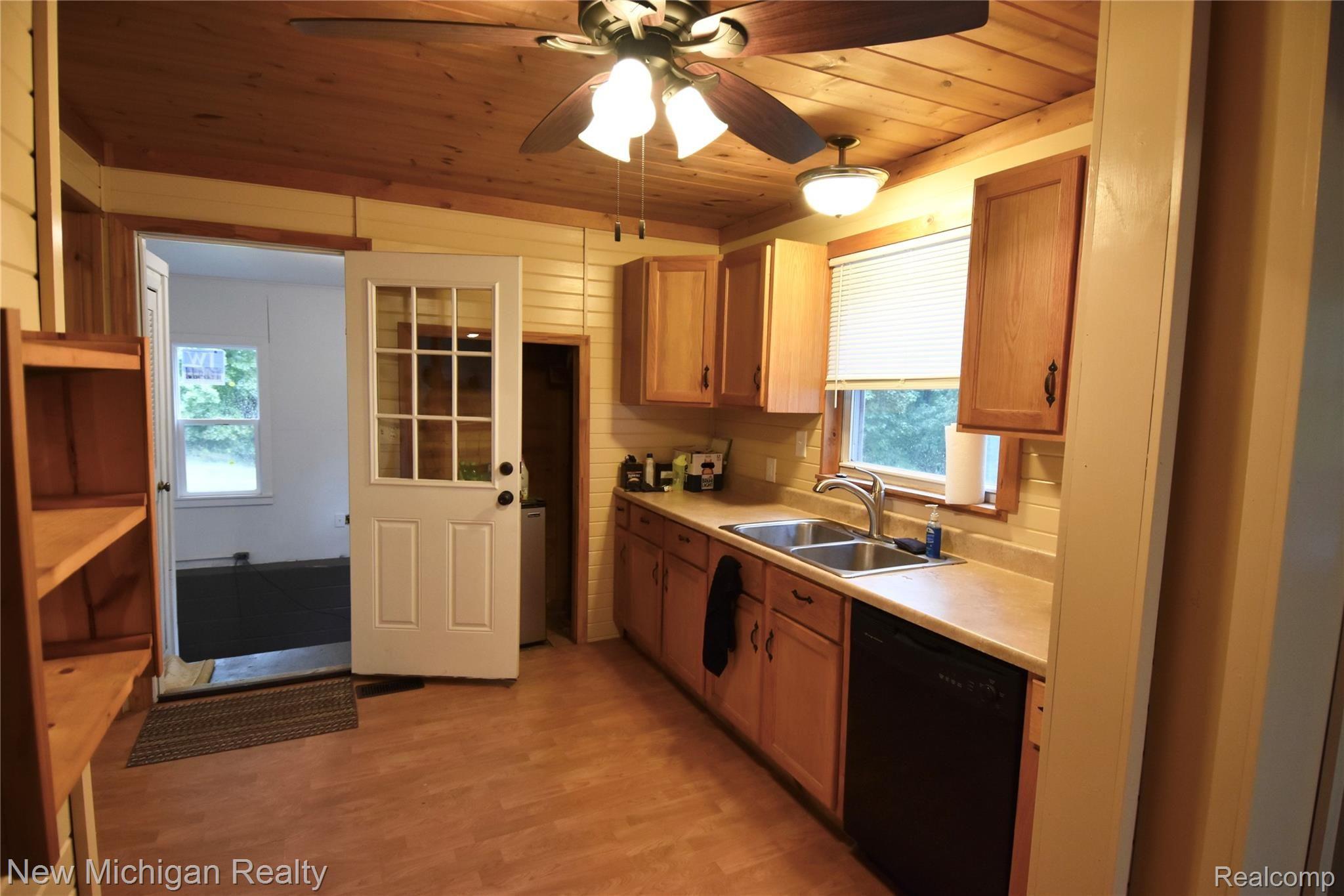 10201 South Lewis Road Clio, MI 48420 - Photo 13 of 41 9DF94427-39EC-4C93-A04D-86078CC99C10.jpeg