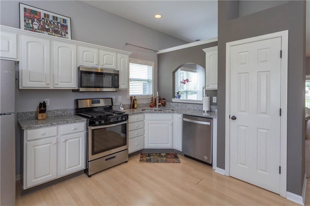 10752 Springston Court Fishers, IN 46037 - Photo 3 of 18 Gallery Image 3