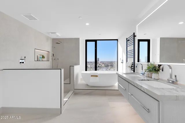 $1,250,000 | 1040 East Osborn Road, Unit 1004, Phoenix, AZ 85014