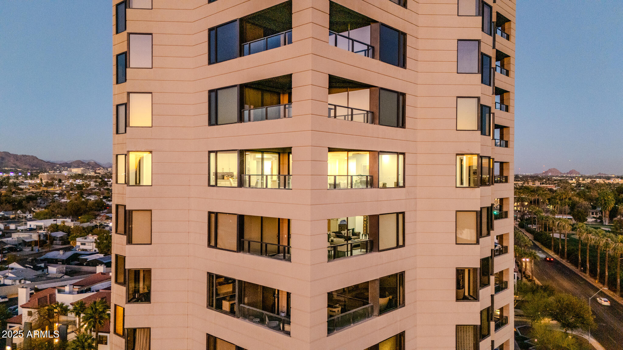 1040 East Osborn Road, Unit 1004 Phoenix, AZ 85014 - Photo 47 of 60 1040 E Osborn Drone Twilight-4