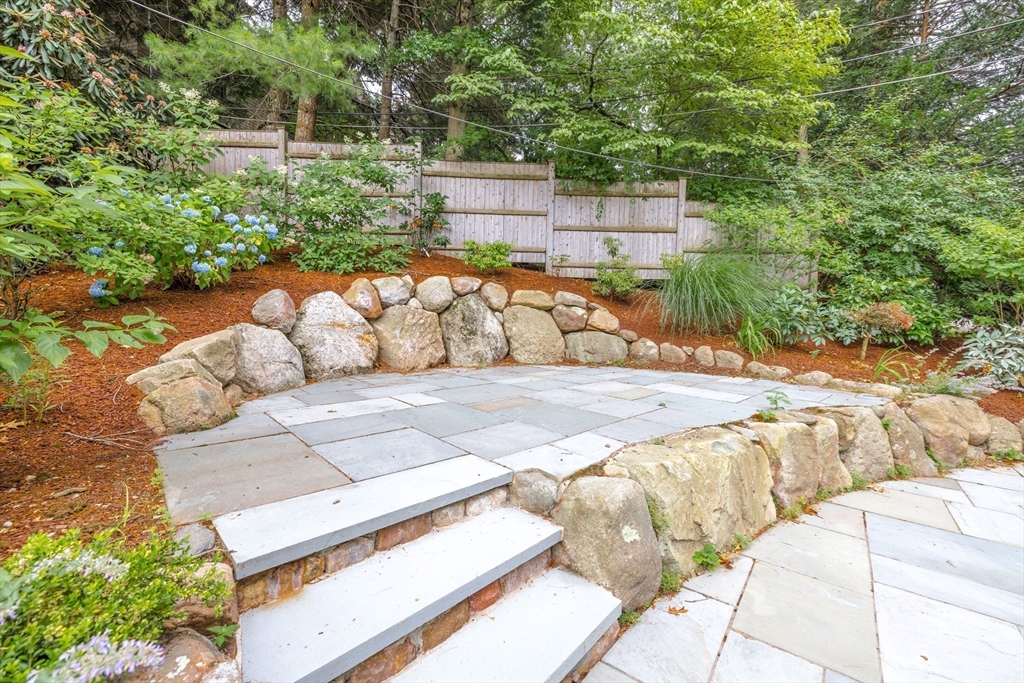22 Bracebridge Road Newton, MA 02459 - Photo 33 of 39