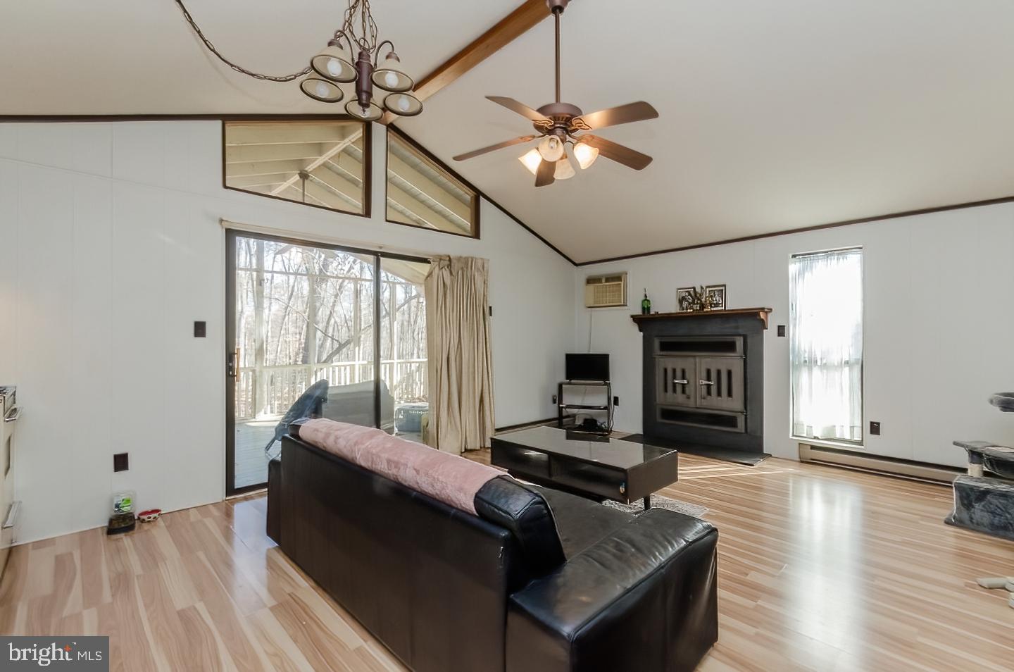 137 Walden Road Hedgesville, WV 25427 - Photo 3 of 28