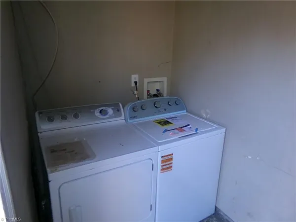 $1,695 | 3915 Valley Court, Winston-Salem, NC 27106