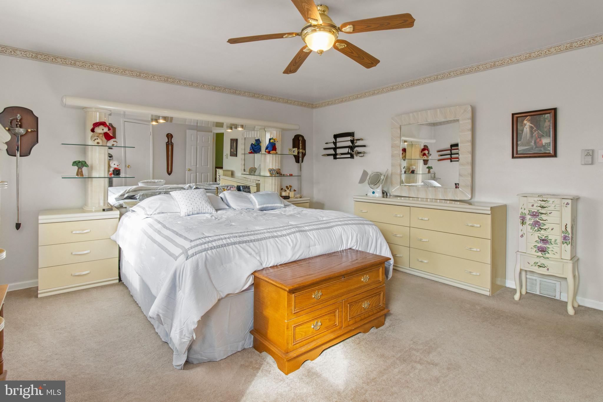 10222 Kilburn Road Philadelphia, PA 19114 - Photo 22 of 38 Gallery Image 22