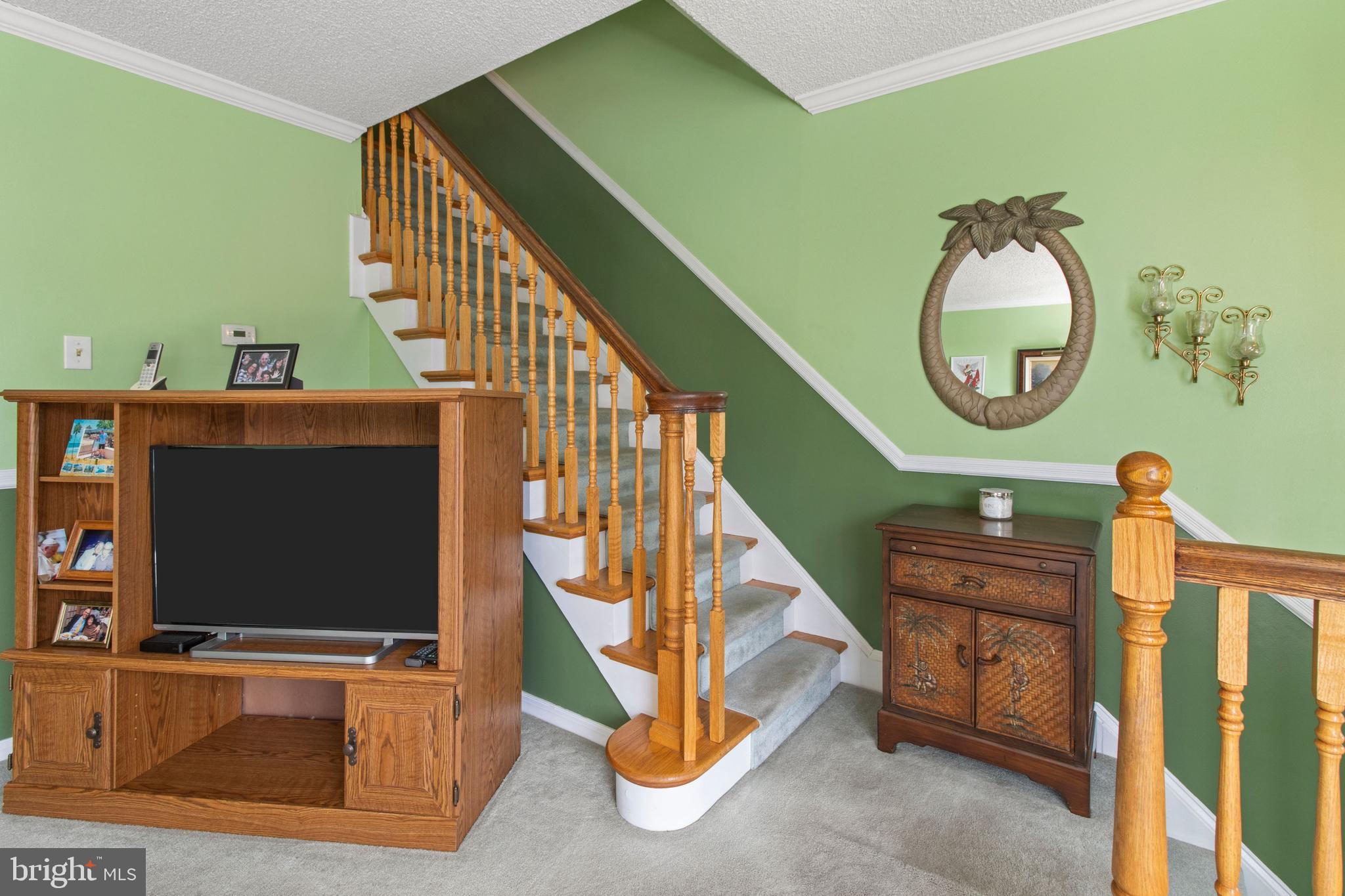 10222 Kilburn Road Philadelphia, PA 19114 - Photo 4 of 38 Gallery Image 4