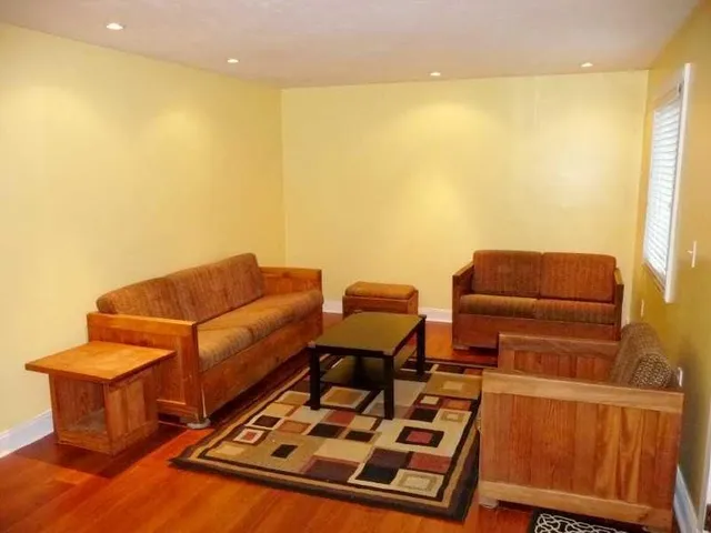 $1,200 | 1132 Clifton Road, Bethel Park, PA 15102