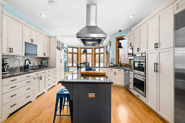 $989,000 | 390 Crosby Road, Cloquet, MN 55720