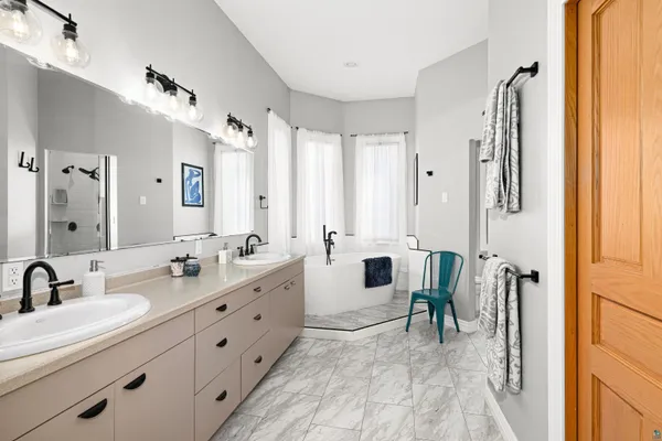 $989,000 | 390 Crosby Road, Cloquet, MN 55720