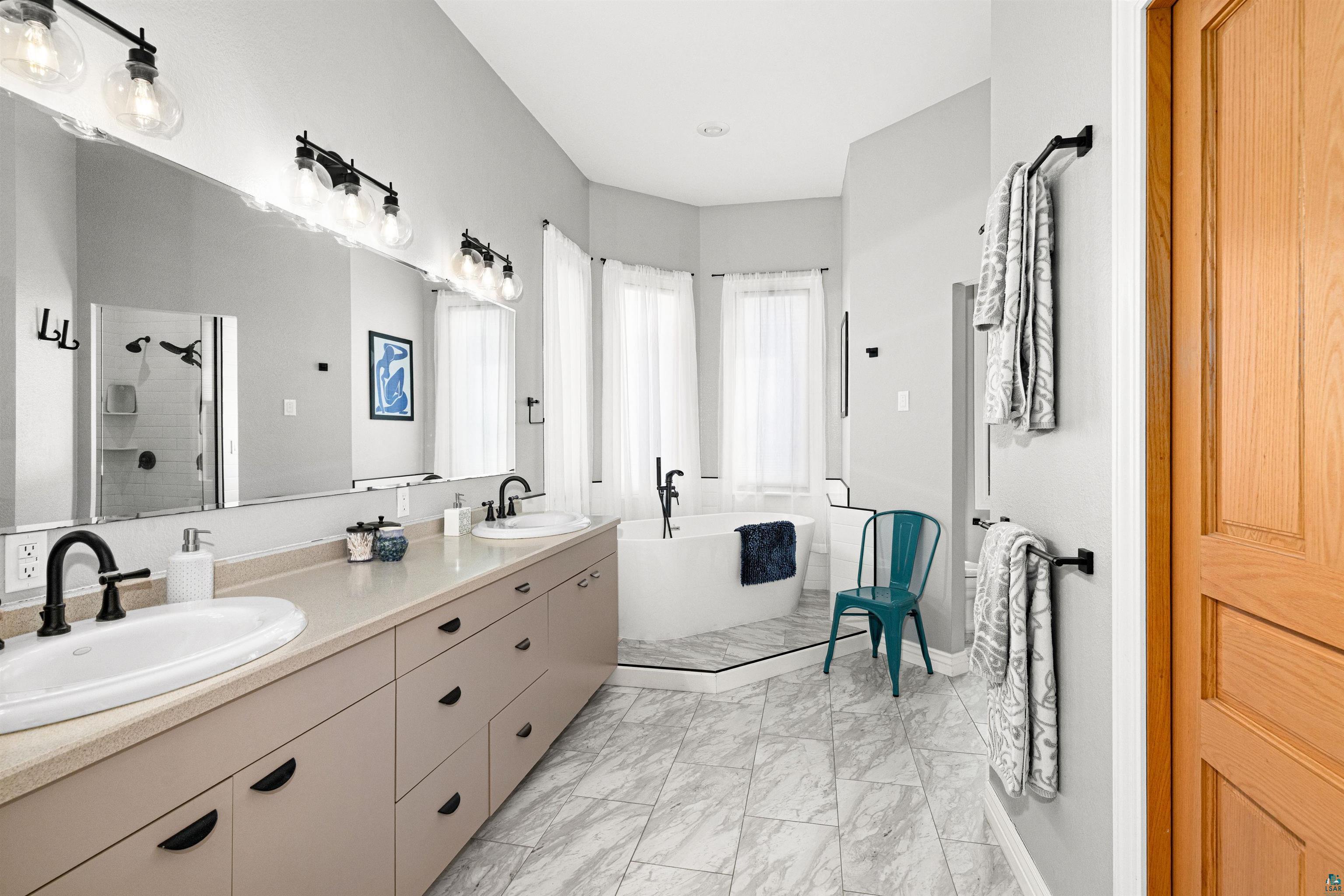 390 Crosby Road Cloquet, MN 55720 - Photo 20 of 42 Primary Bathroom