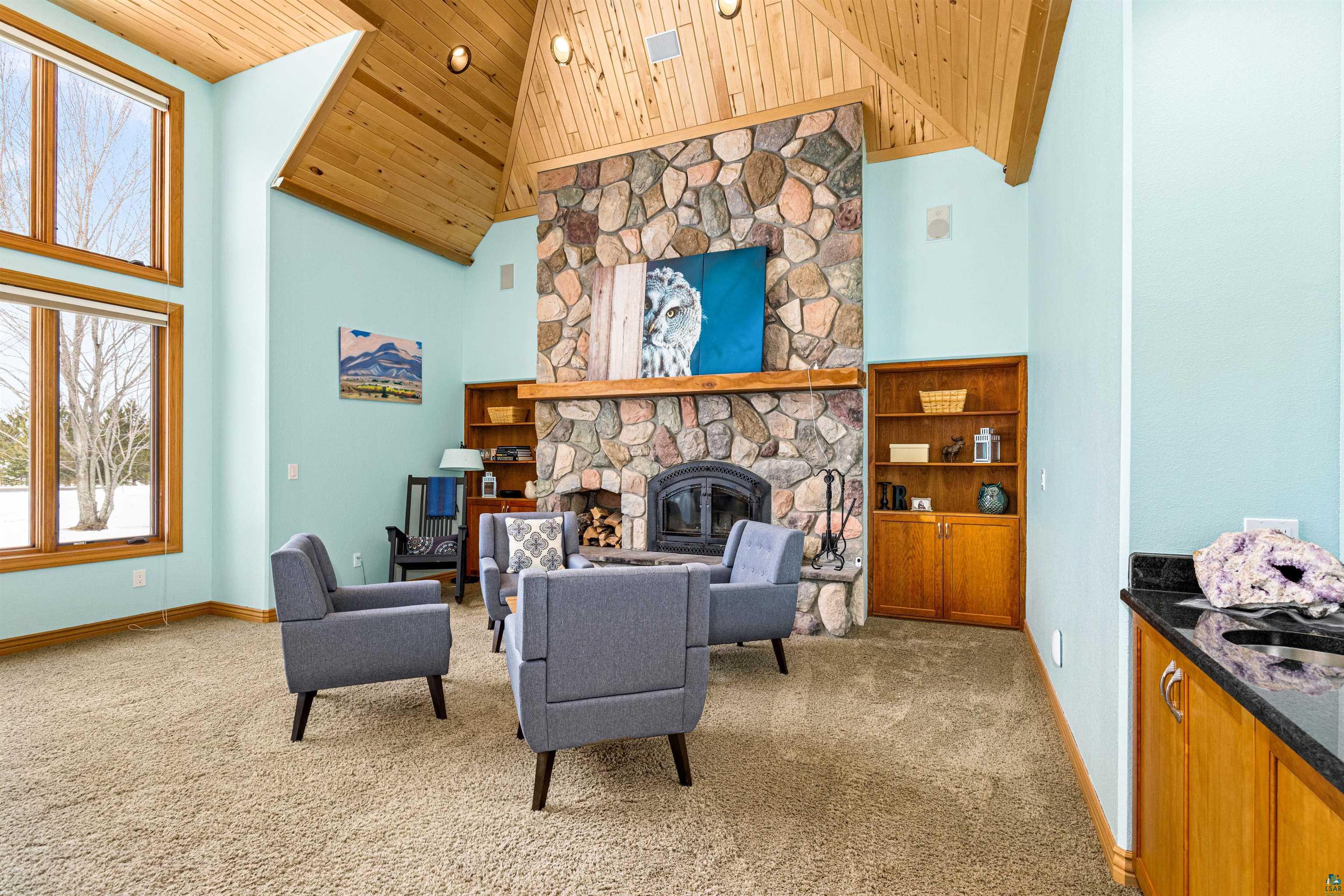 390 Crosby Road Cloquet, MN 55720 - Photo 8 of 42 Living Room