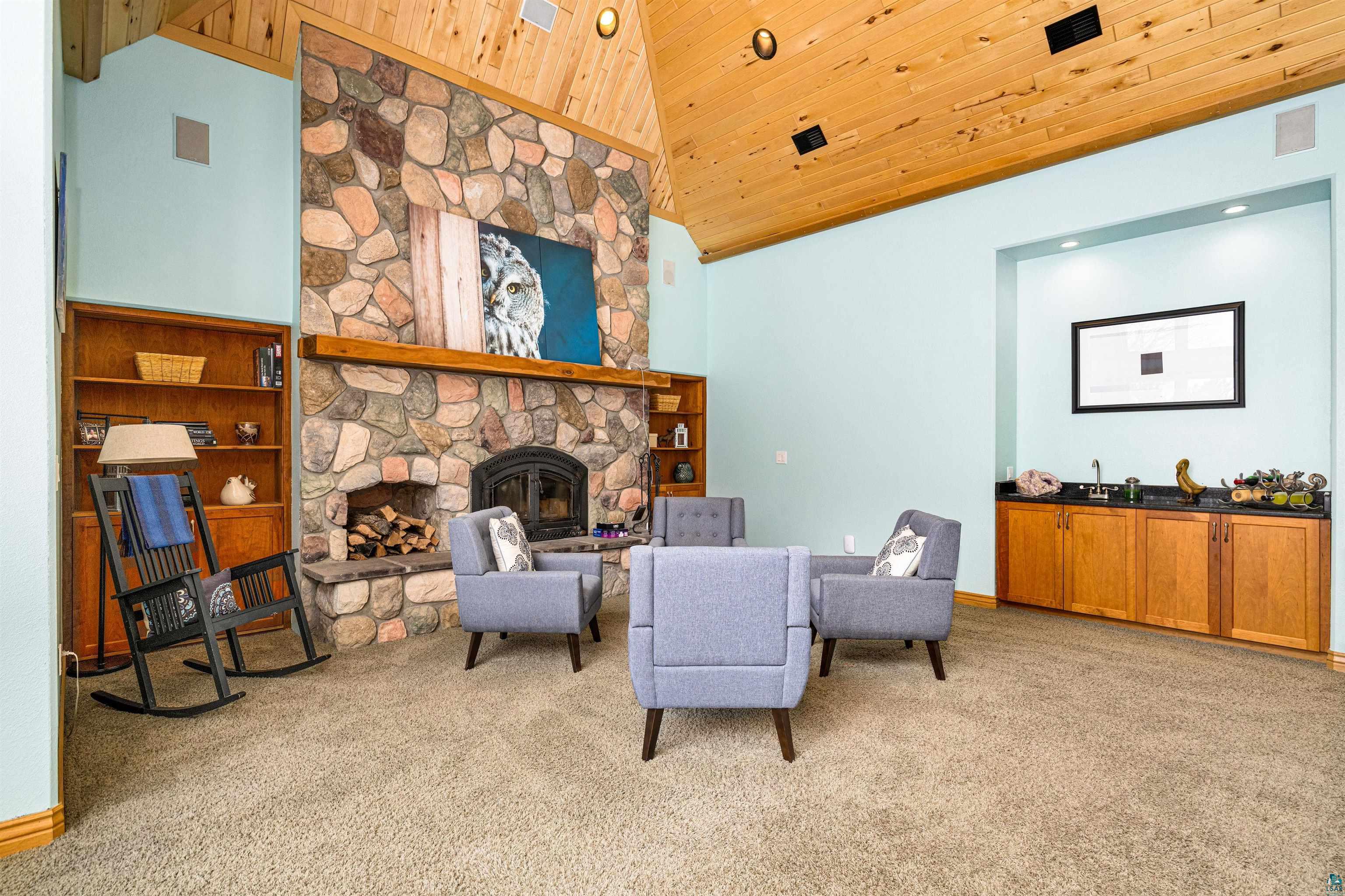 390 Crosby Road Cloquet, MN 55720 - Photo 9 of 42 Living Room