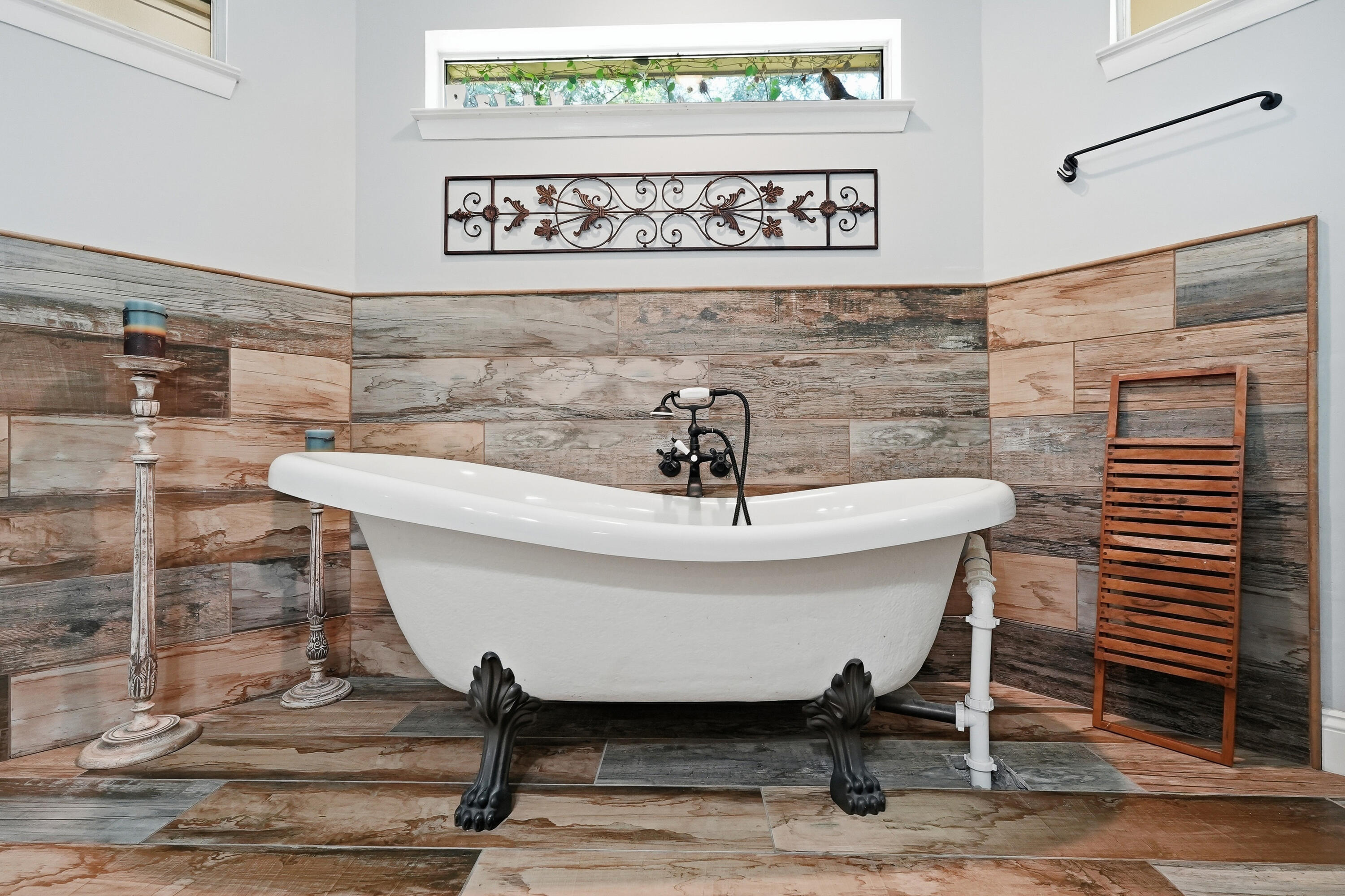 98 Country Club Road Shalimar, FL 32579 - Photo 22 of 37 Garden Tub