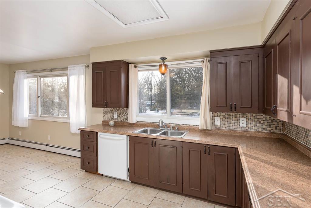 70 5 Mile Road Midland, MI 48640 - Photo 6 of 28 31366530-5.JPG