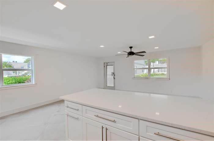 195 Flanders A, Unit 195 Delray Beach, FL 33484 - Photo 5 of 41